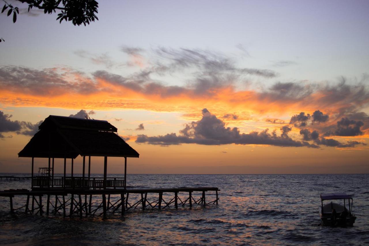 Pristine Paradise Dive Resort - Togean Islands, Una Una Pulau Unauna Exterior photo
