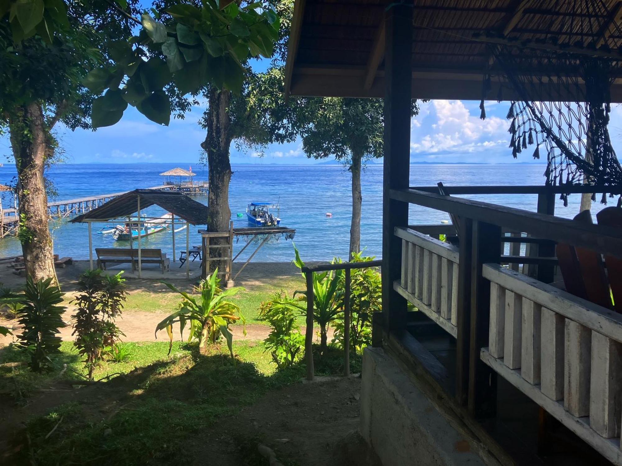 Pristine Paradise Dive Resort - Togean Islands, Una Una Pulau Unauna Exterior photo