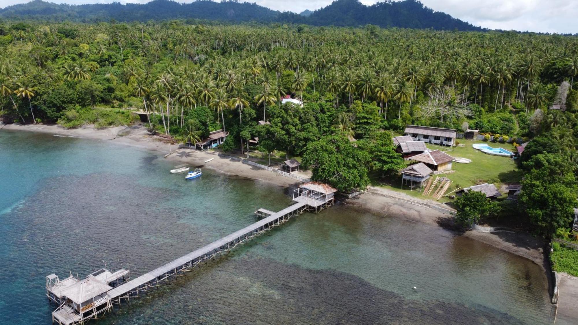 Pristine Paradise Dive Resort - Togean Islands, Una Una Pulau Unauna Exterior photo